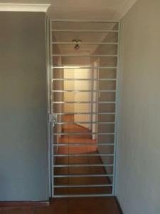 security gate basic horiz