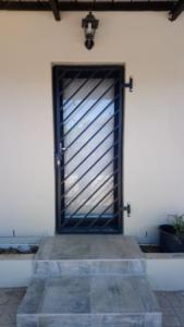 security gate diagonal