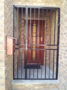security gate with side panel