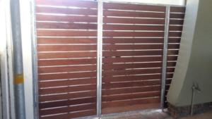 side gate wood inay