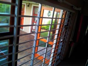 stacking security gates closed (1)